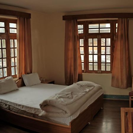 Hotel Lonchay Residency ليه المظهر الخارجي الصورة
