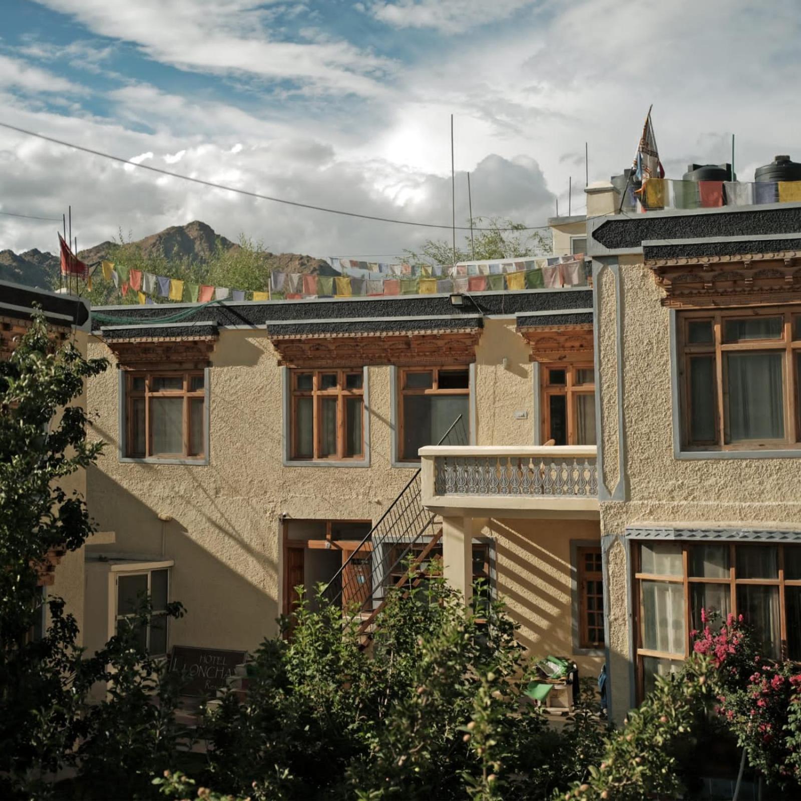Hotel Lonchay Residency ليه المظهر الخارجي الصورة