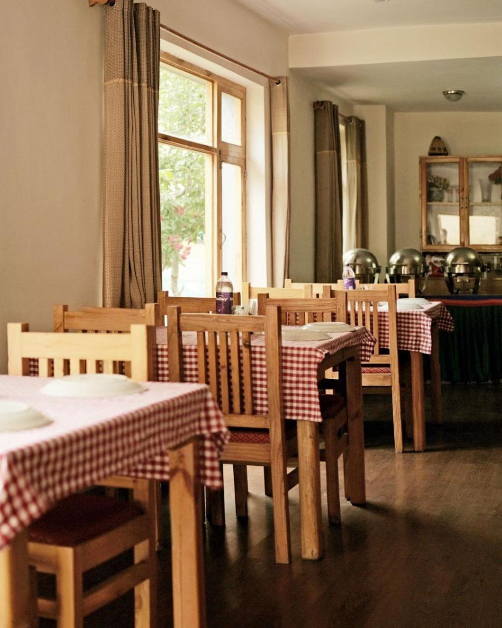 Hotel Lonchay Residency ليه المظهر الخارجي الصورة