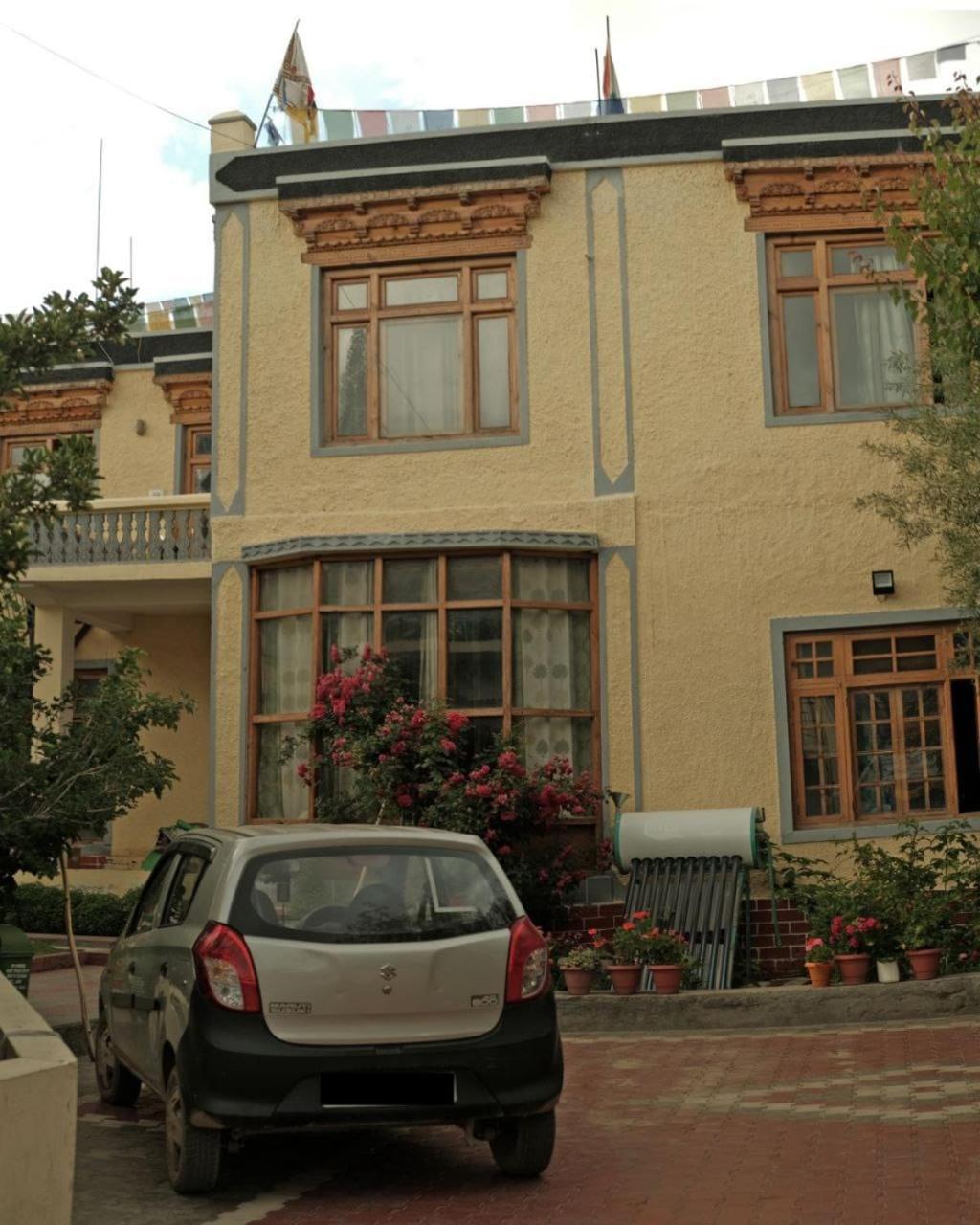 Hotel Lonchay Residency ليه المظهر الخارجي الصورة