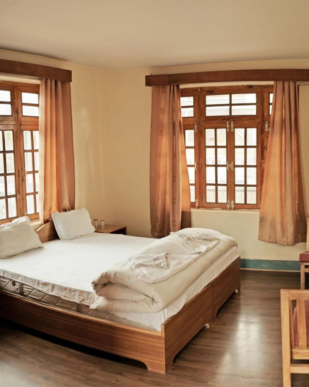 Hotel Lonchay Residency ليه المظهر الخارجي الصورة