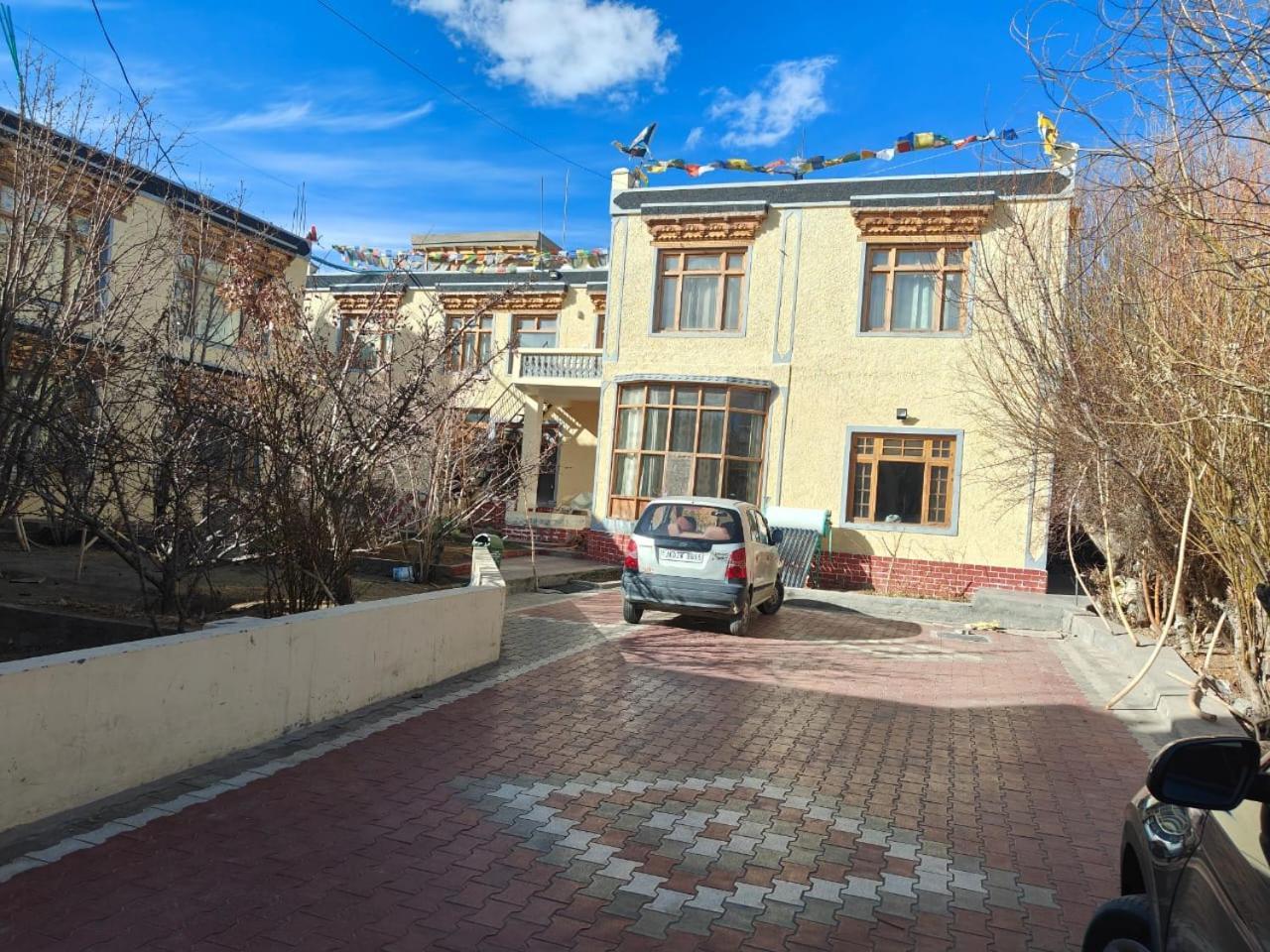 Hotel Lonchay Residency ليه المظهر الخارجي الصورة