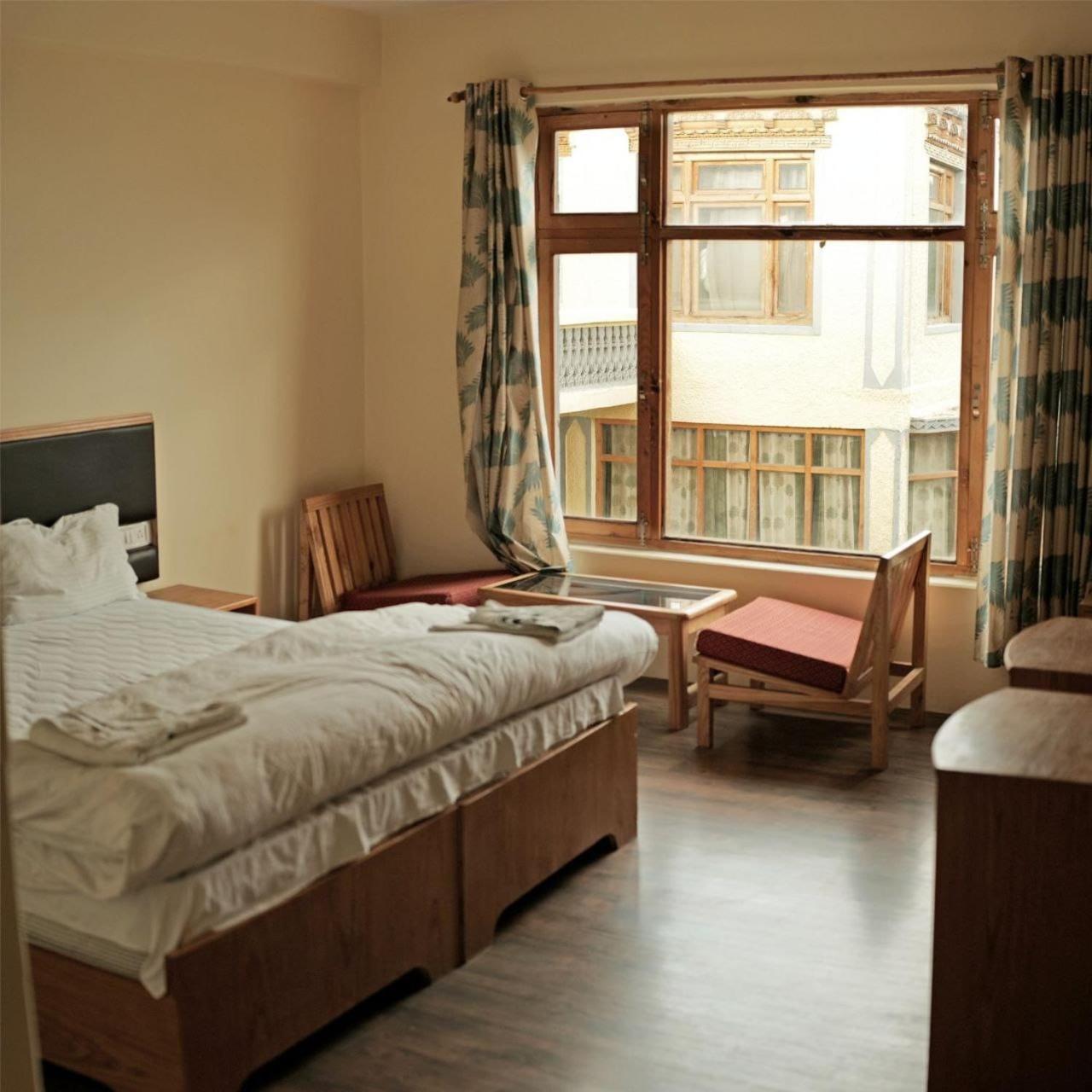 Hotel Lonchay Residency ليه المظهر الخارجي الصورة