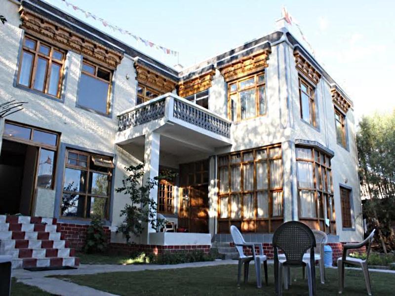 Hotel Lonchay Residency ليه المظهر الخارجي الصورة